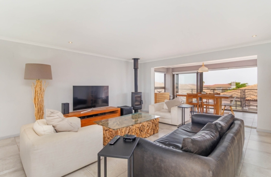 To Let 3 Bedroom Property for Rent in Bloubergstrand Western Cape